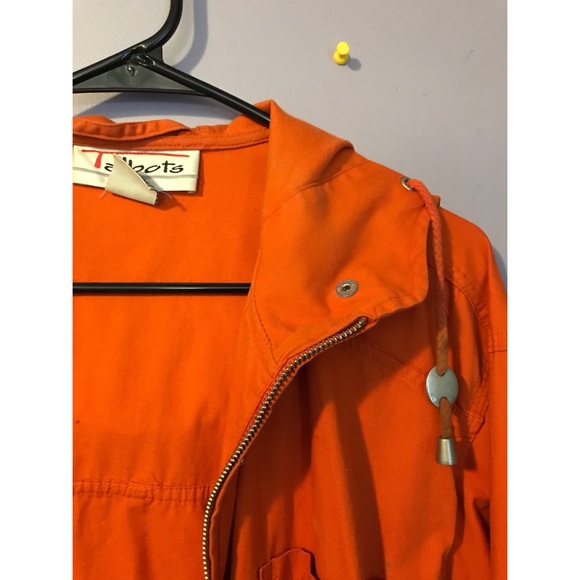 Orange coat - Picture 3 of 4